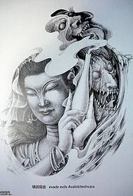 un modello tradizionale di tatuaggio Guanyin