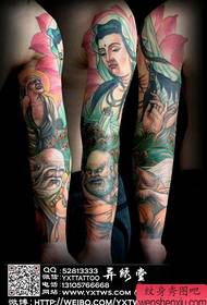 Een populaire klassieker van een bloemarm Guanyin Luohan tattoo-patroon