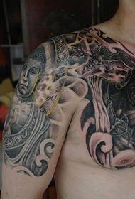 skaists puskrūms un nemierīgs Ming Wang tetovējuma raksts