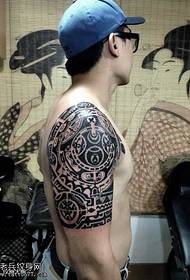 Patrún Tattoo Totem Maya Lámh