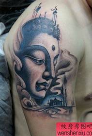 armare un classico modello di tatuaggio testa di Buddha bello