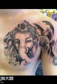 pettu di elefante di mudellu di tatuaggi