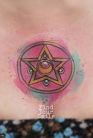 tatuazh yll me gjashtë cepa në gjoks