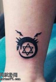 kreslený totem drak šesticípé hvězdy tetování vzor