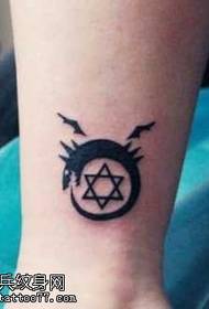 cartone animato totem drago modello di tatuaggio stella a sei punte