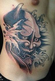 Iphethini le-tattoo yesisu se-Abdomen