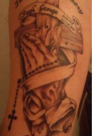 Croce di legno con pregando mani Memorial Tattoo Pattern