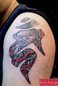 armare un classico sanscrito e non spostare il modello del tatuaggio di Ming Wang