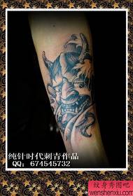 рука классика красивый черно-белый узор татуировки