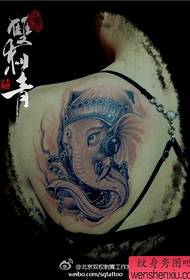 Patrón de tatuaje de dios de elefante blanco y negro clásico de espalda de niña