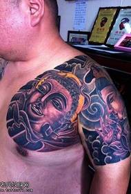 Ib nrab ntawm Buddha tus qauv tattoo