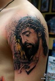 armare un classico ritratto del tatuaggio di Gesù