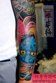 Јапонска шема на тетоважи: боја на рака како шема на тетоважи