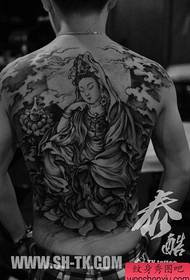un respaldo popular cheo de patróns de tatuaxe de Guanyin na parte traseira do neno