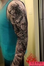 машка рака доминирачка кул крава демонска тетоважа шема