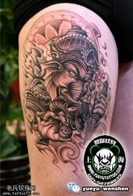 Tatuaggio di elefante sulla coscia
