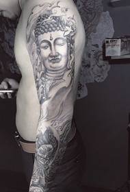 lengan abu hitam seperti pola tato Buddha