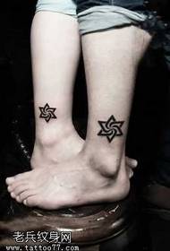 patrón de tatuaje de estrella de seis puntas de pierna