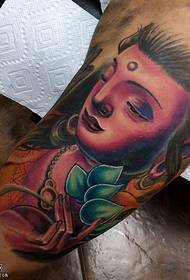 patró de tatuatge de Buda pintat amb braç