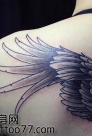 schoonheid terug populaire goed uitziende vleugels tattoo patroon