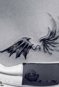 Modèle de tatouage ailes de taille