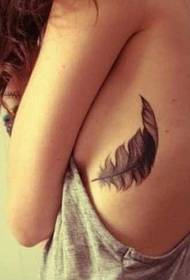 Rib persoanlikheid feather tattoo patroan