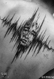 Nugaros EKG tatuiruotės modelis