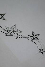 un modello manoscritto tatuaggio stella combinazione