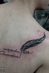 Fresco tatuaggio con personalità sulla schiena