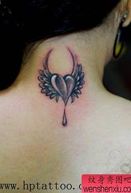 Kakla tetovējuma modelis: MM muguras kakla mīlestības spārnu tetovējuma modeļa attēls