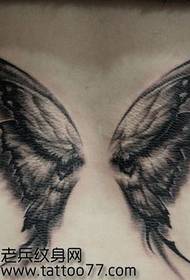 아름다움 허리 나비 날개 문신 패턴