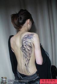 популарна згодна лепотица леђа на половини крила, тетоважа крила