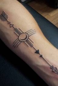 Patrún Tattoo Arrow Céimseata Ollmhór treibhe