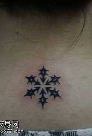 modello tatuaggio totem fiocco di neve posteriore