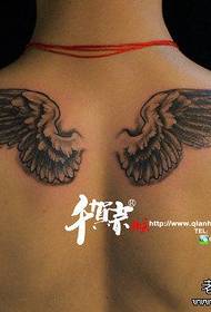 muško stražnje rame popularan prekrasan uzorak tetovaža krila anđela