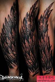 waardeer een prachtige vleugel tattoo werkt