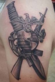 Arms tas-Subien fuq l-Iswed Sketch Griż Għajnuniet Sting tat-tatwaġġ Kreattiv Dagger