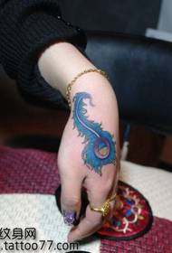 ljepota ručno obojena perja tetovaža uzorak