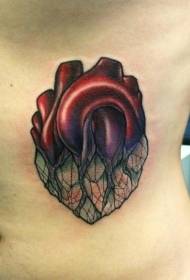 Vēdera reālistiskas krāsas sirds tetovējuma modelis