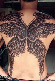 model de tatuaj din spate cu șase aripi