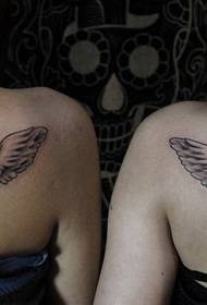 mergaitėms patinka mielas ir gražus mažų sparnų tatuiruotės modelis