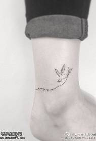 Point stinging ECG bird tattoo pattern