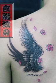 modello di tatuaggio ali ragazza spalla-aspetto