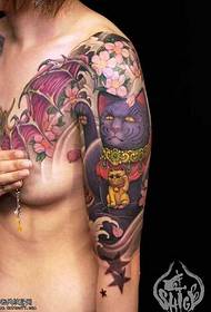 Paže fialové šťastné mačky tetovanie vzor