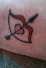 Patrón de tatuaje de arco e frecha simple en forma de corazón