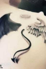 Modello di tatuaggio spalla diavolo ali d'angelo
