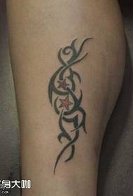 Modello di tatuaggio totem stella gamba
