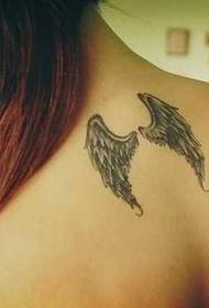 patrón de tatuaxe de ala traseira