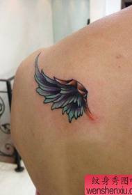 spalla tatuaggio ali di colore piccolo modello