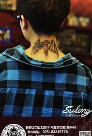 颈部流行的一般天使一般恶魔翅膀纹身图案